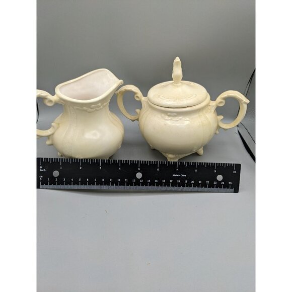 LOMA Pottery Victorian Embossed Cream and covered sugar set - Picture 8 of 9